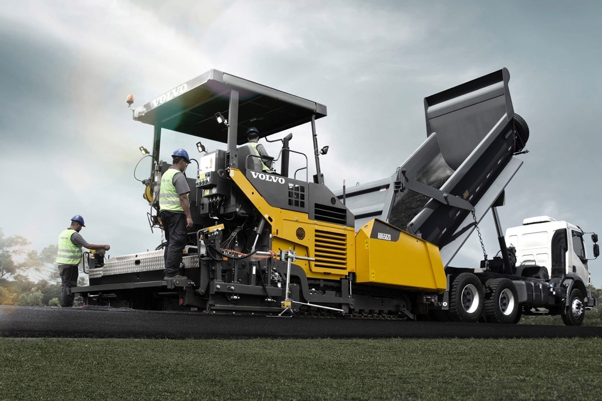 АСФАЛЬТОУКЛАДЧИК
